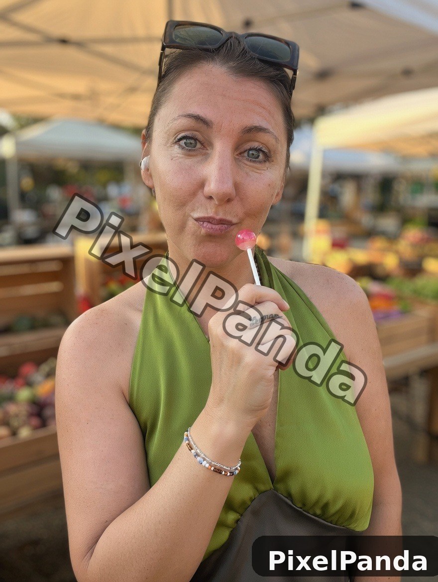 Outdoor Market Moment