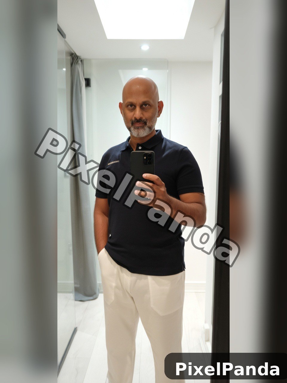 Mirror Selfie — Made with PixelPanda
